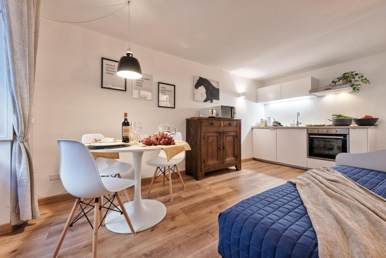 Corte Des Ambrois By Apartments To Art Торино Екстериор снимка