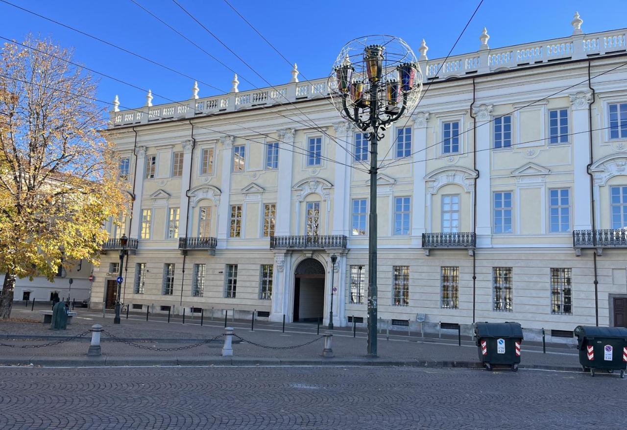 Corte Des Ambrois By Apartments To Art Торино Екстериор снимка