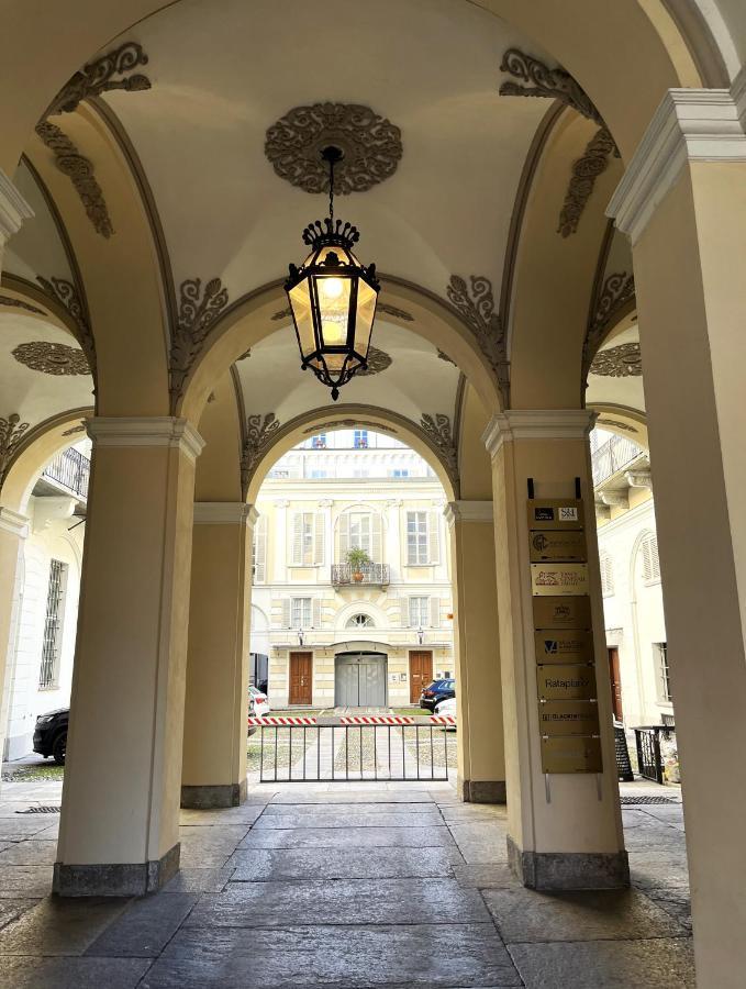 Corte Des Ambrois By Apartments To Art Торино Екстериор снимка
